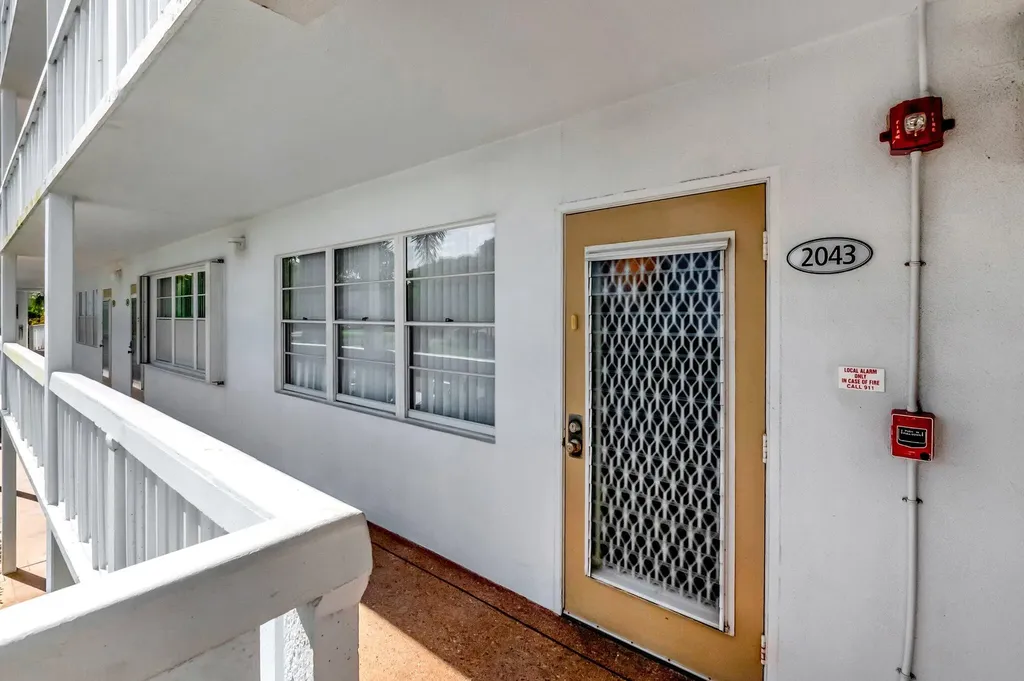 2043 Cambridge C Deerfield Beach FL 33442