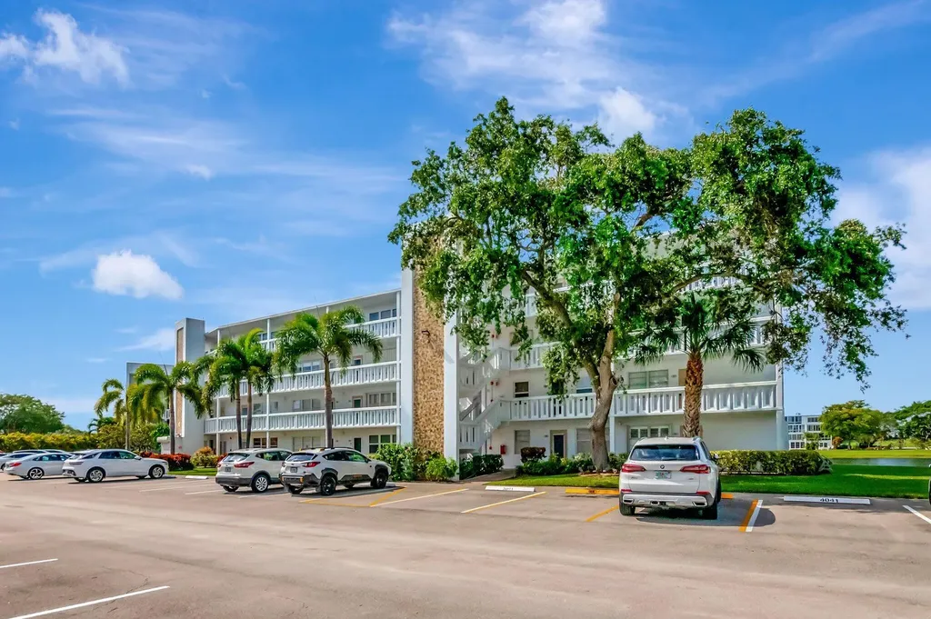 2043 Cambridge C Deerfield Beach FL 33442