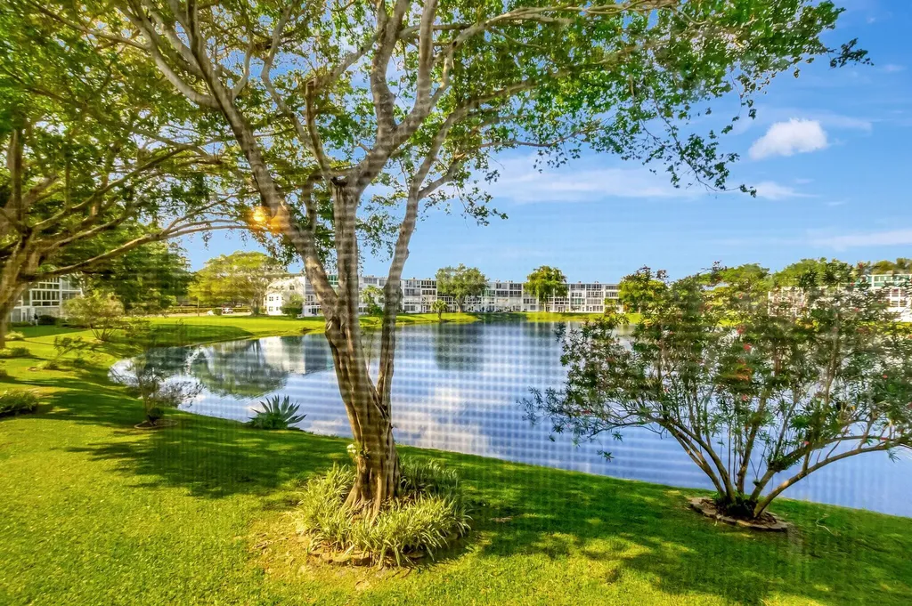2043 Cambridge C Deerfield Beach FL 33442