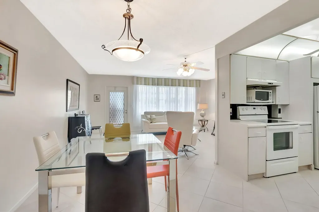 2043 Cambridge C Deerfield Beach FL 33442