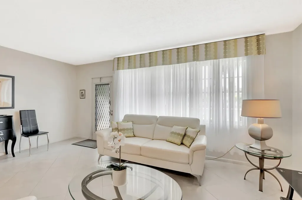 2043 Cambridge C Deerfield Beach FL 33442