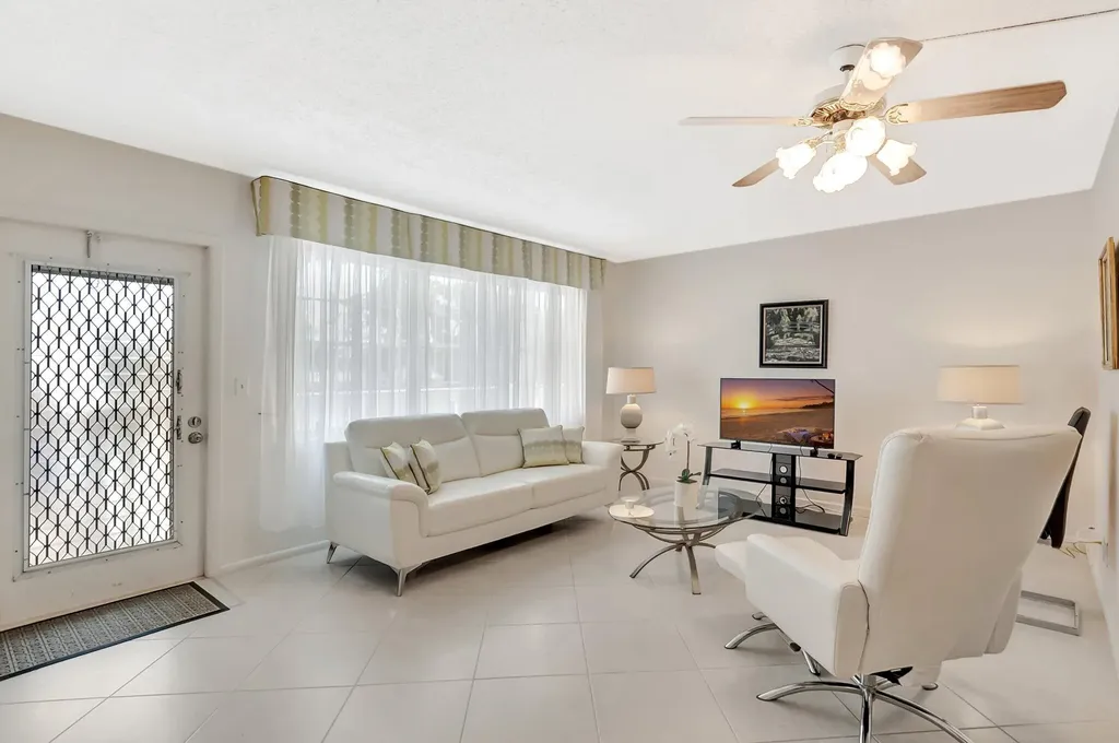 2043 Cambridge C Deerfield Beach FL 33442