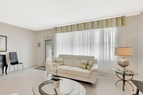 2043 Cambridge C Deerfield Beach FL 33442