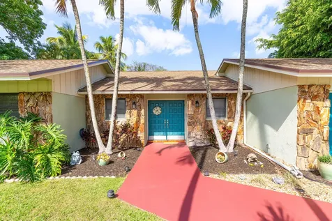 267 Old Country Road S Wellington FL 33414