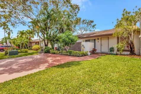 8 Knightsbridge Lane Boynton Beach FL 33426