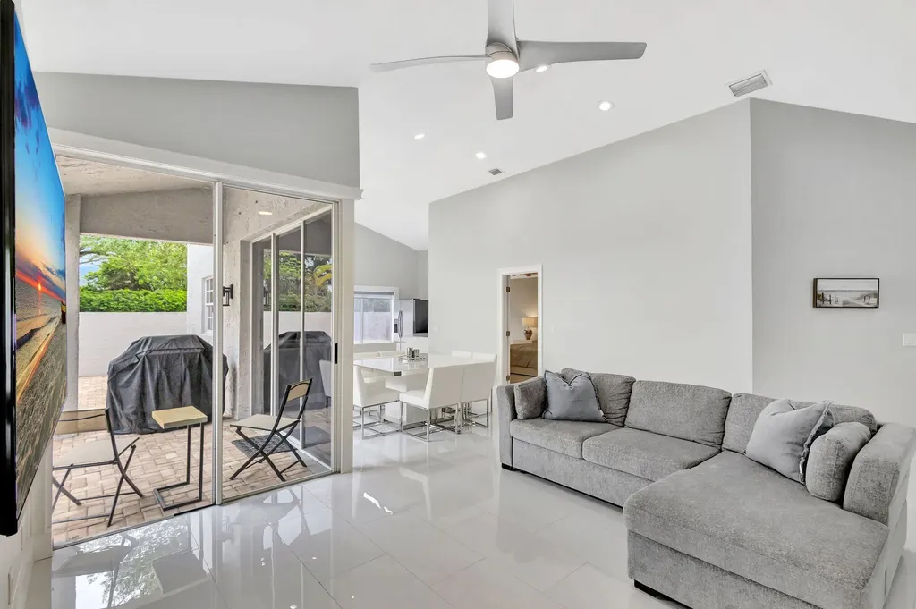 7 Wyndham Lane Palm Beach Gardens FL 33418