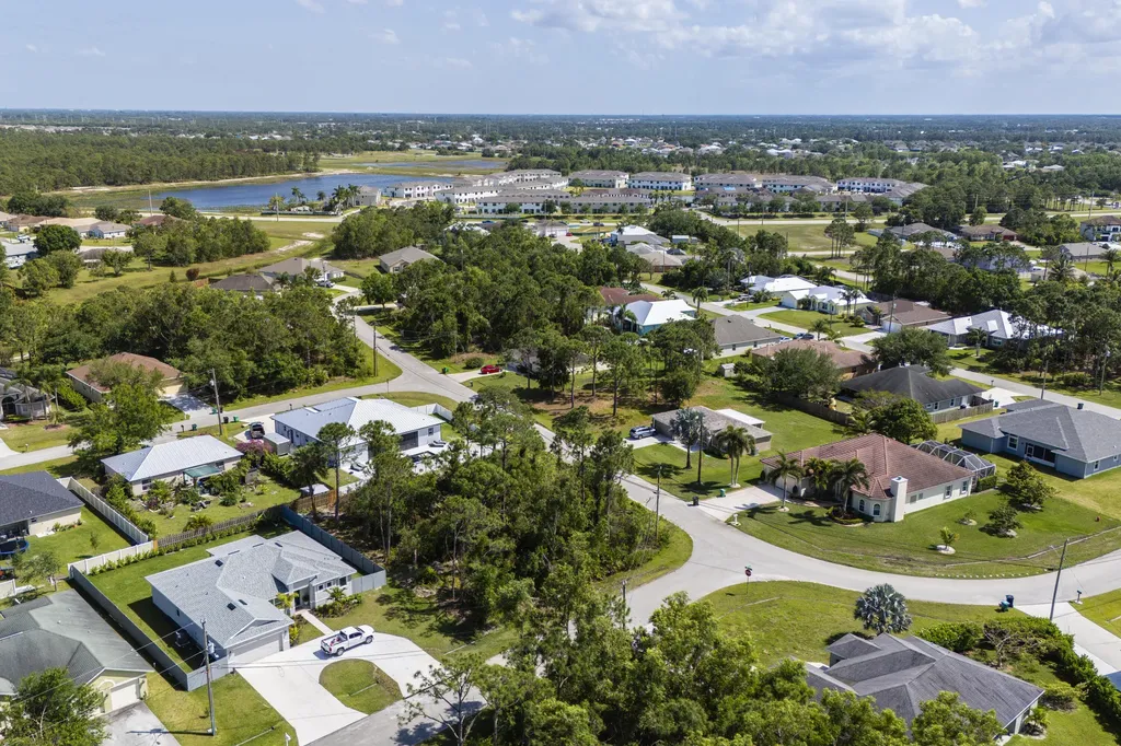 5489 NW Brent Court Port St Lucie FL 34986