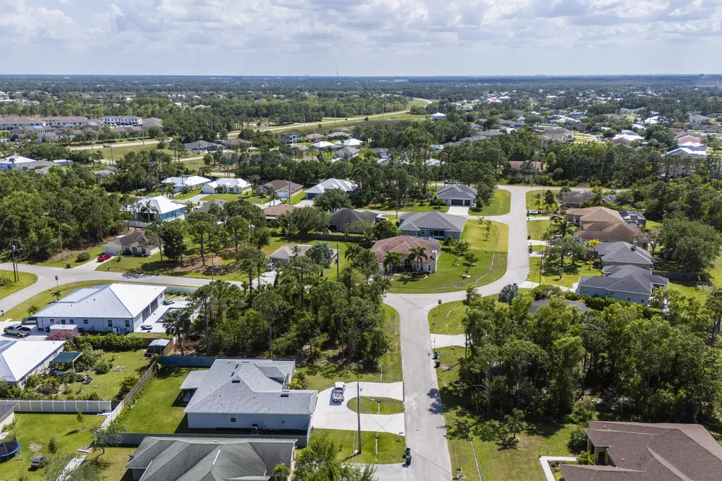 5489 NW Brent Court Port St Lucie FL 34986