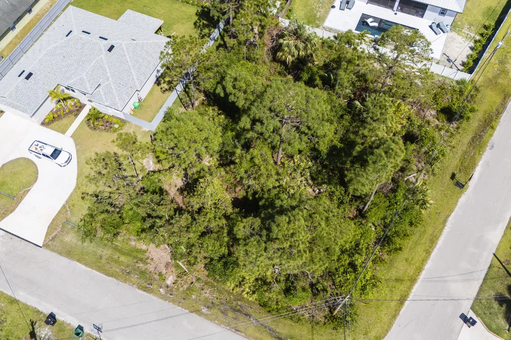 5489 NW Brent Court Port St Lucie FL 34986