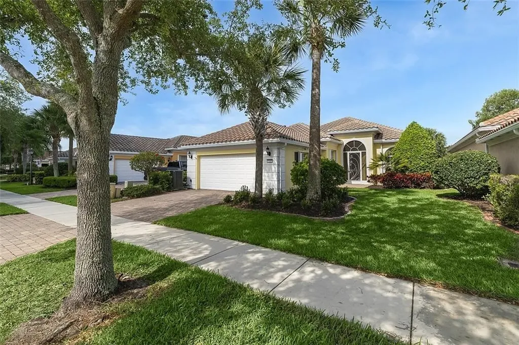 5199 Eleuthra Circle Vero Beach FL 32967