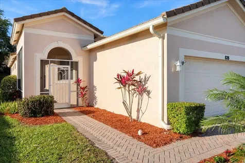 828 SW Rocky Bayou Terrace Port St Lucie FL 34986