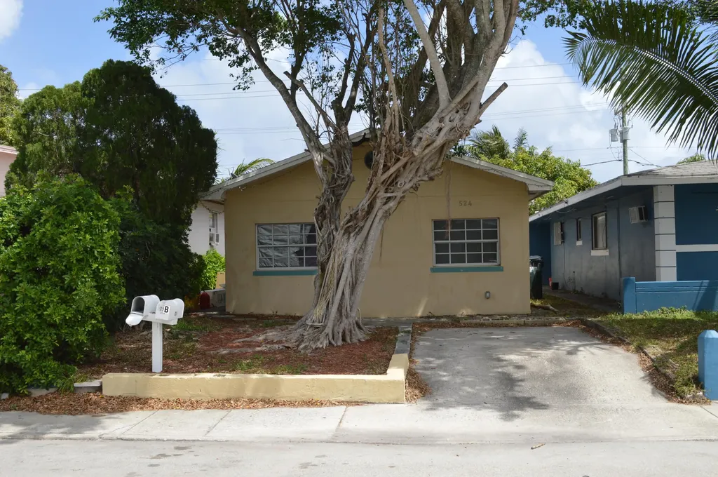 524 N F Street Lake Worth Beach FL 33460