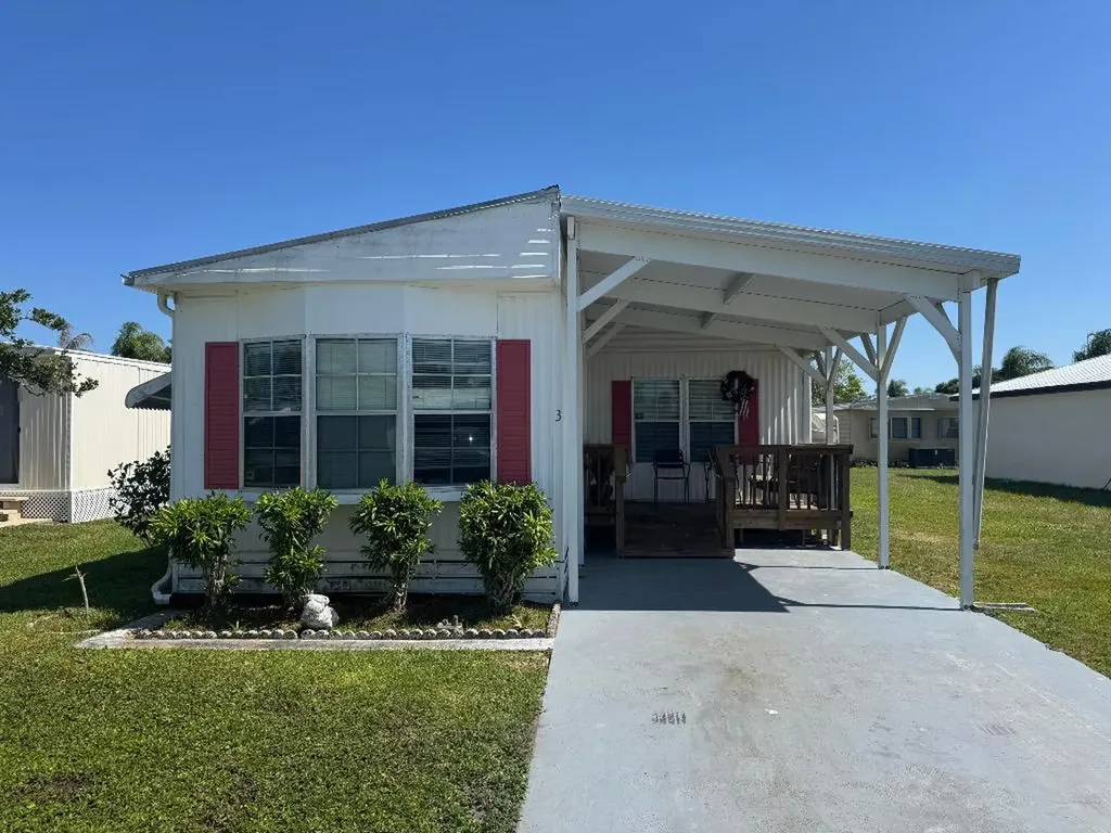 3 Universidad Lane Port St Lucie FL 34952