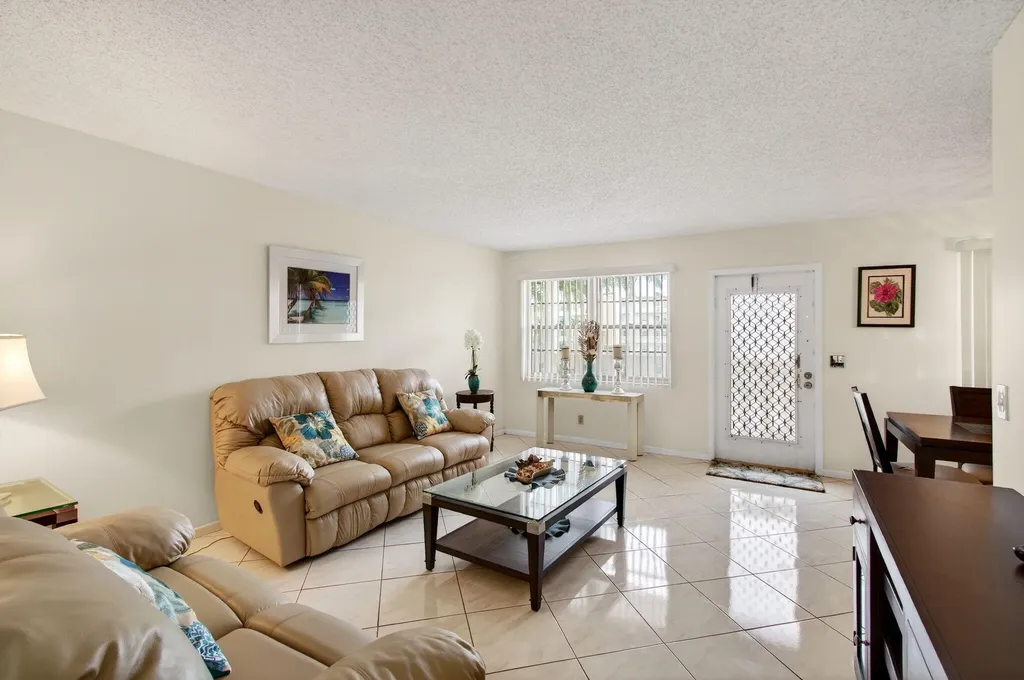 2070 Guildford D Boca Raton FL 33434