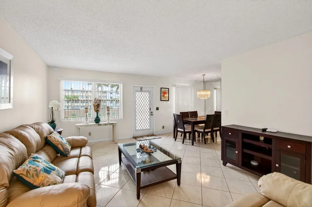 2070 Guildford D Boca Raton FL 33434