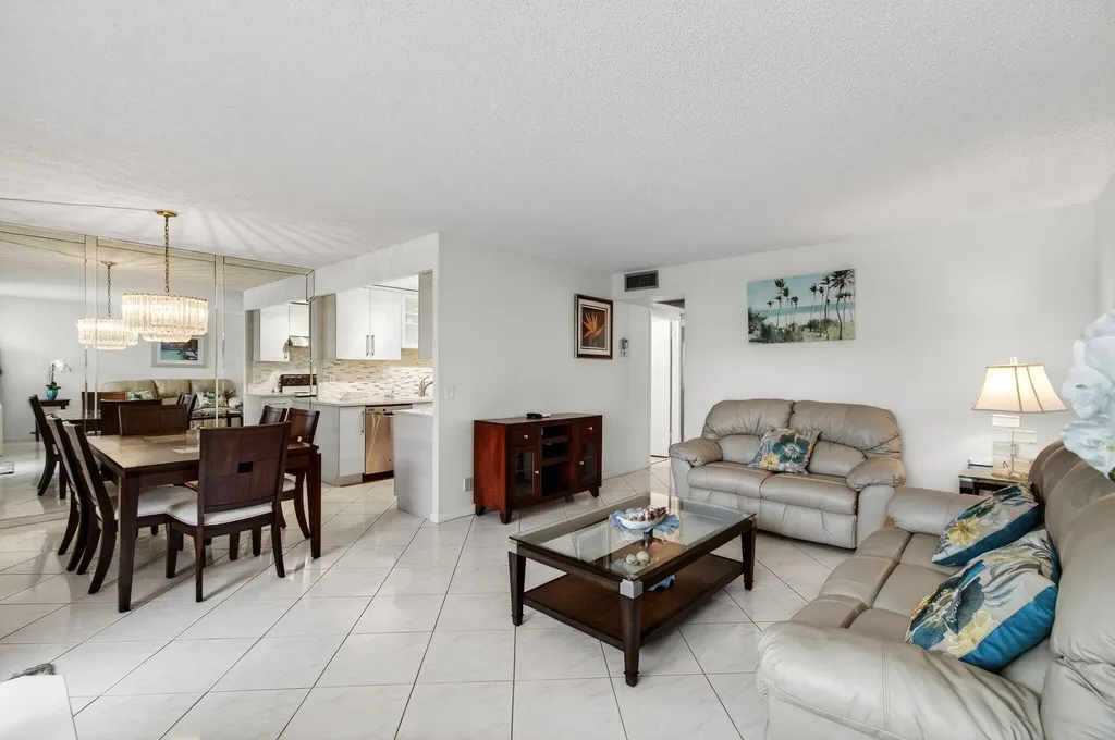 2070 Guildford D Boca Raton FL 33434