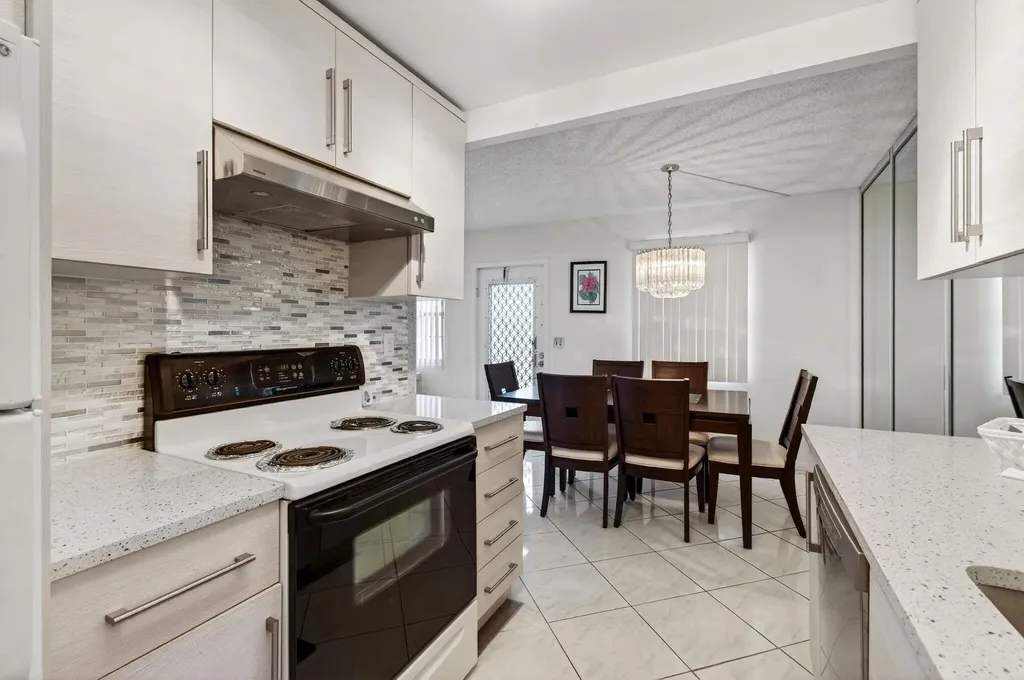 2070 Guildford D Boca Raton FL 33434