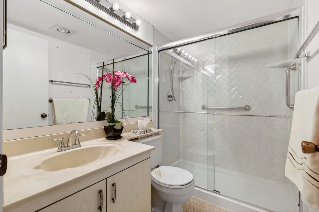 2070 Guildford D Boca Raton FL 33434