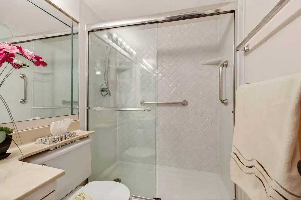2070 Guildford D Boca Raton FL 33434