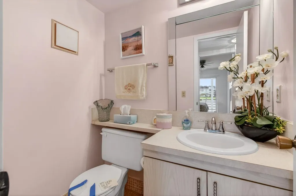 2070 Guildford D Boca Raton FL 33434