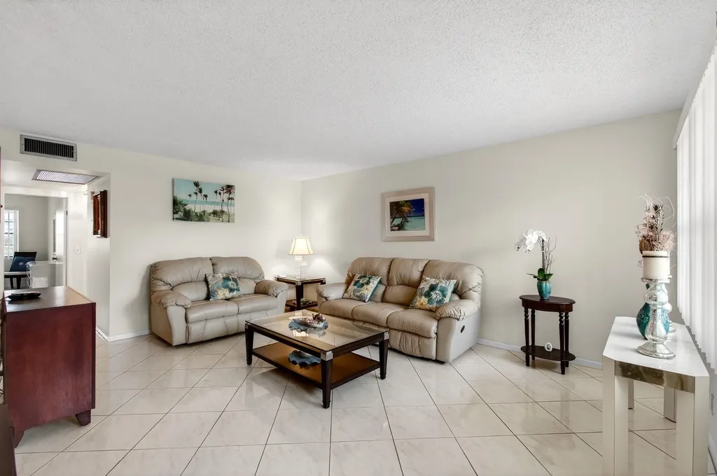 2070 Guildford D Boca Raton FL 33434