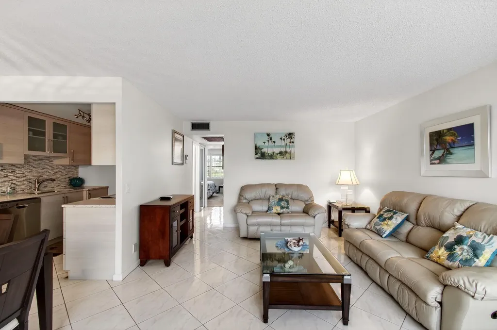 2070 Guildford D Boca Raton FL 33434