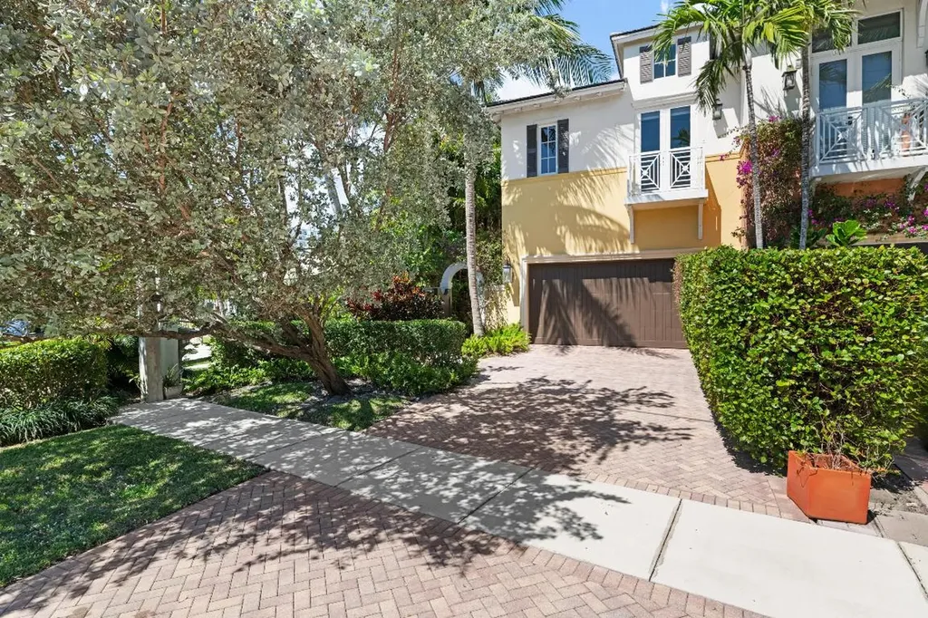 116 Venetian Drive Delray Beach FL 33483