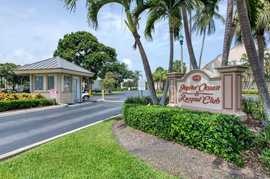 1605 Us-1 Jupiter FL 33477
