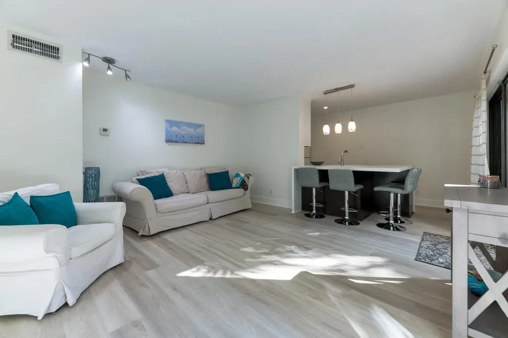 1605 Us-1 Jupiter FL 33477