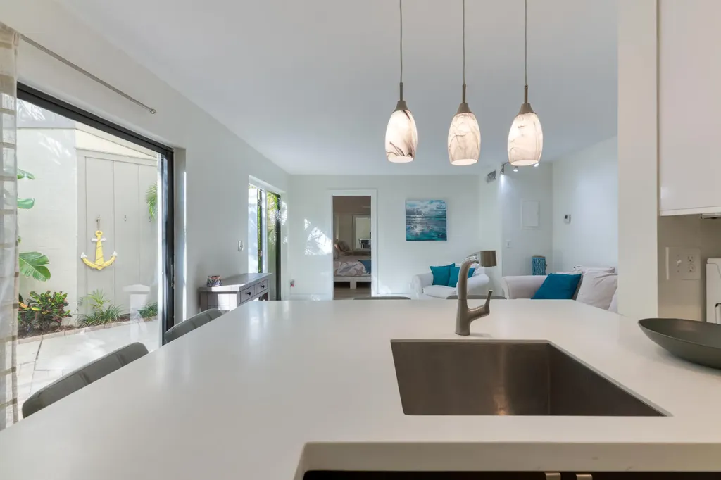 1605 Us-1 Jupiter FL 33477