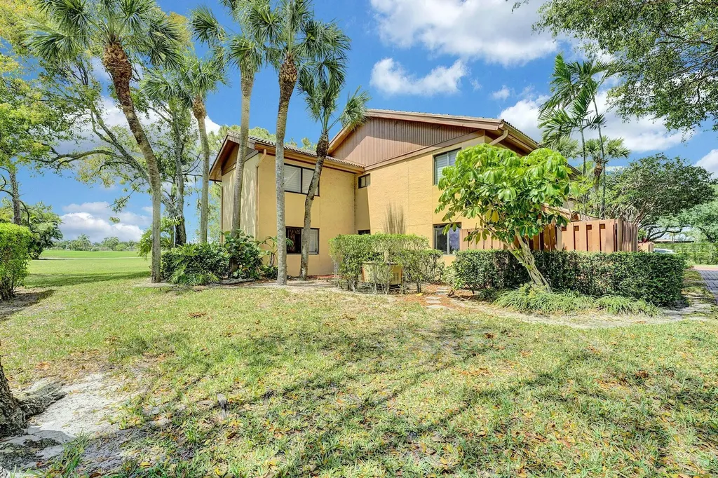 5337 Fountains Drive S Lake Worth FL 33467