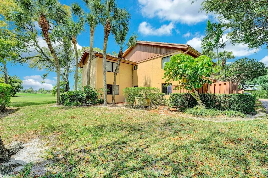 5337 Fountains Drive S Lake Worth FL 33467