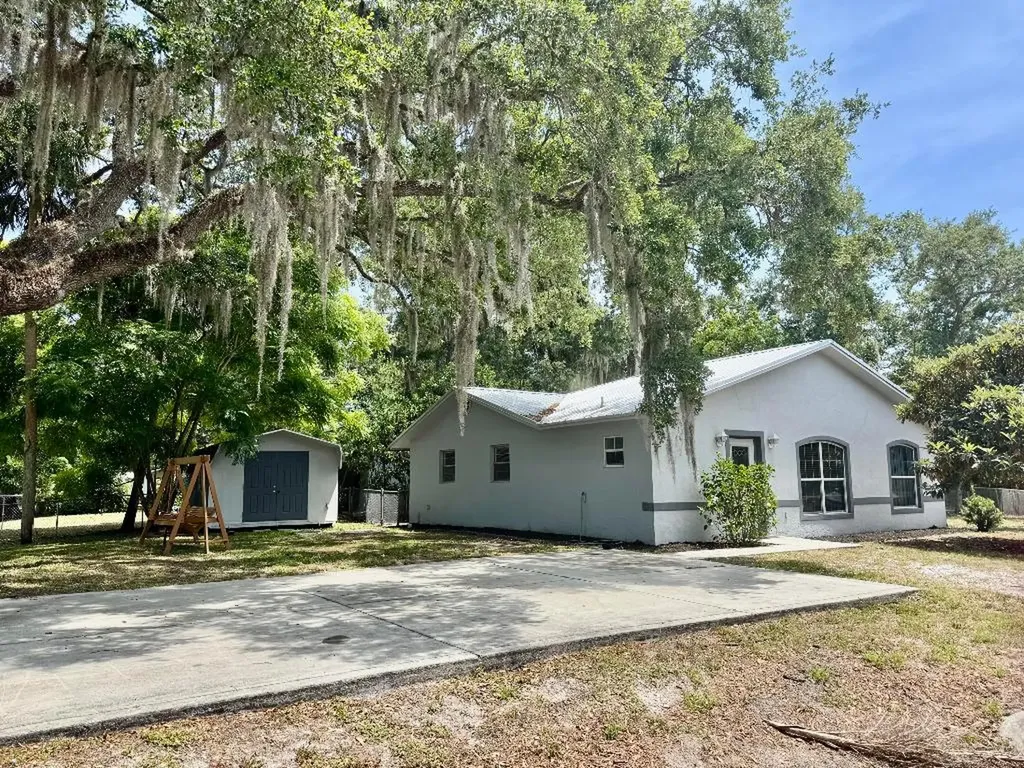 1902 SW 37th Avenue Okeechobee FL 34974