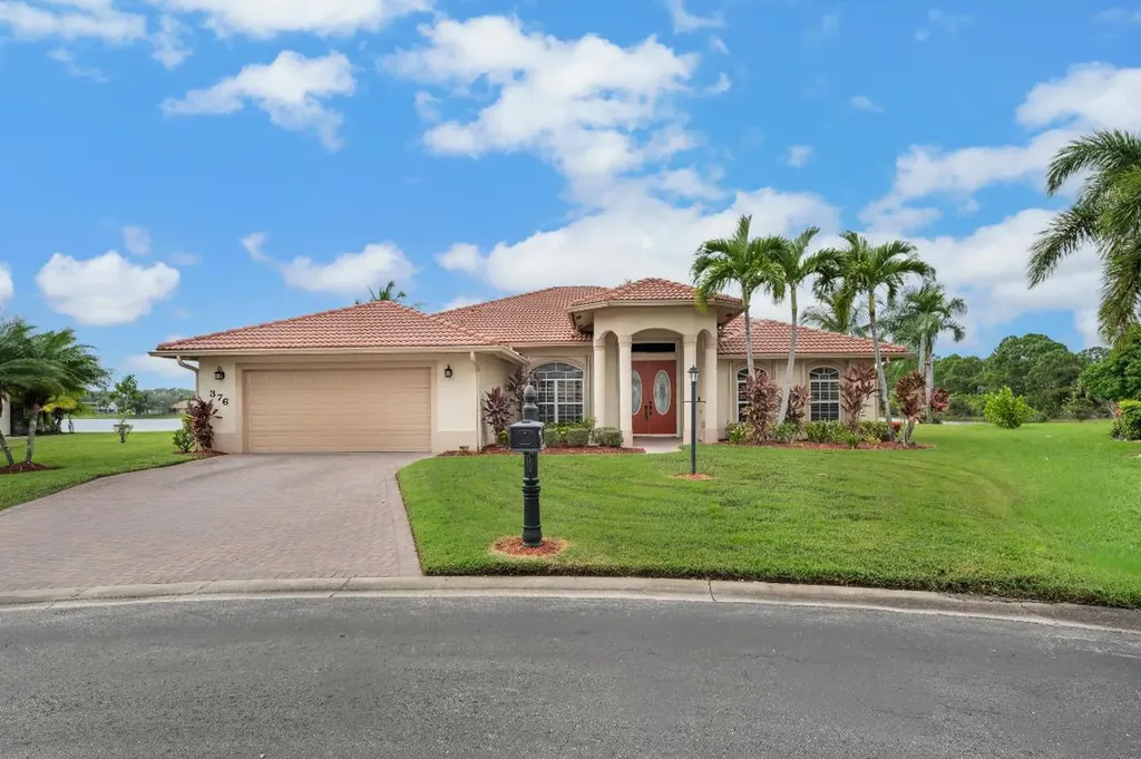 376 SW Quiet Woods Port St Lucie FL 34953