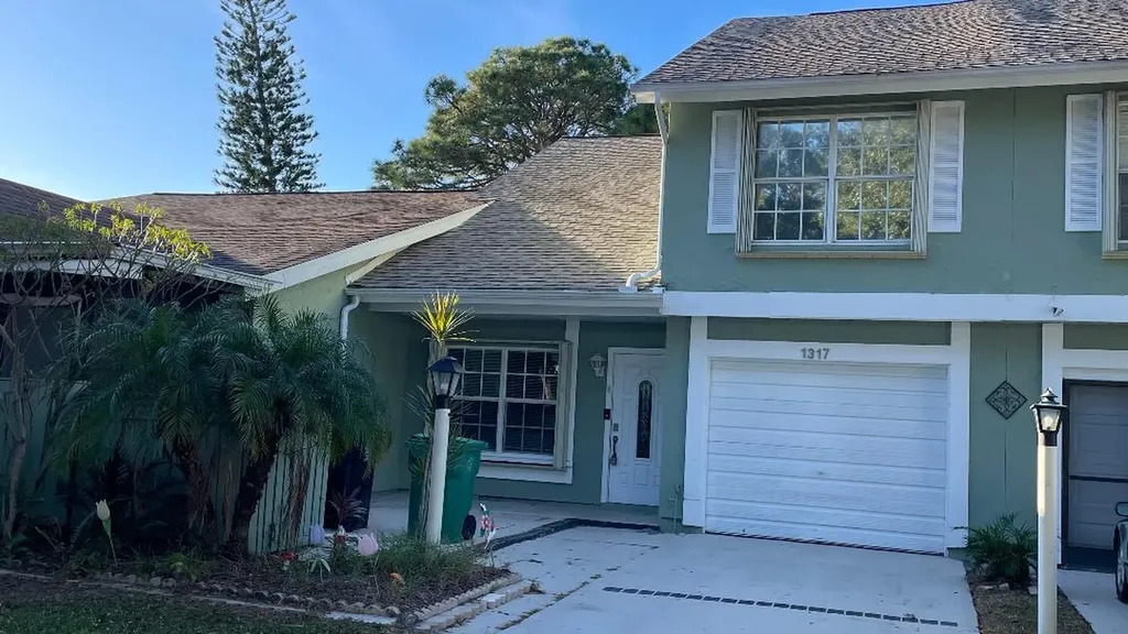 1317 SE Rivergreen Circle Port St Lucie FL 34952
