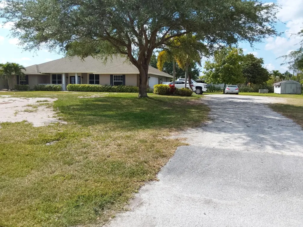 8686 Pinto Drive Lake Worth FL 33467