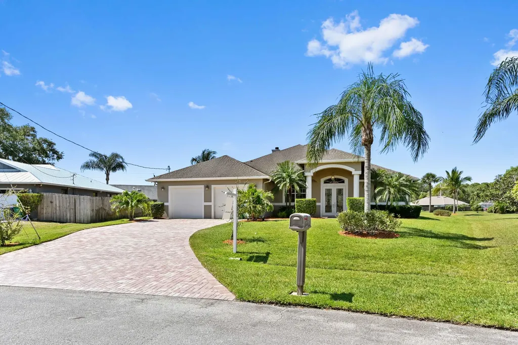 2298 SE Short Street Port St Lucie FL 34952
