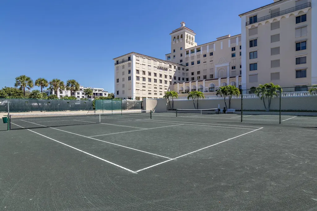 150 Bradley Place Palm Beach FL 33480