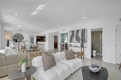 150 Bradley Place Palm Beach FL 33480