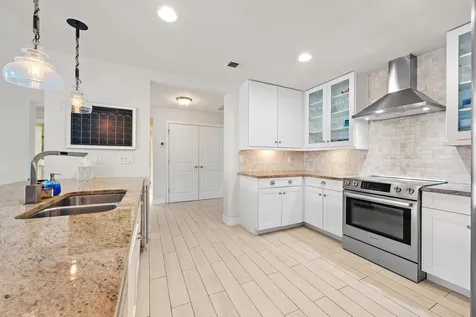 432 Bay Colony Drive N Juno Beach FL 33408
