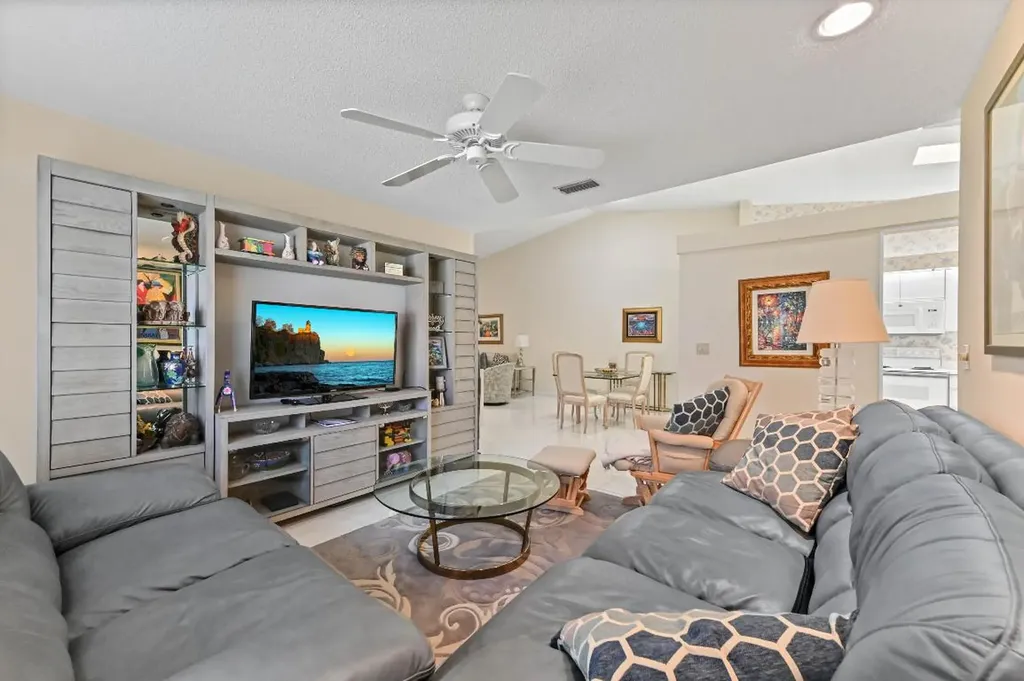 6040 Waldwick Circle Delray Beach FL 33484