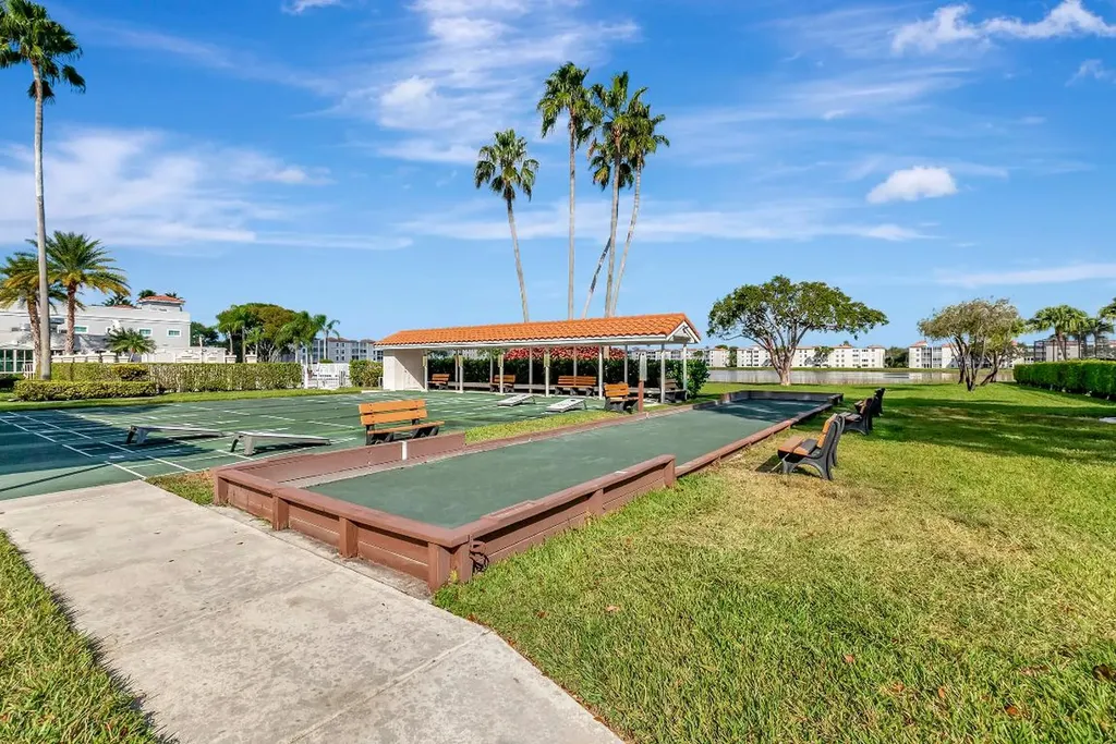 6040 Waldwick Circle Delray Beach FL 33484