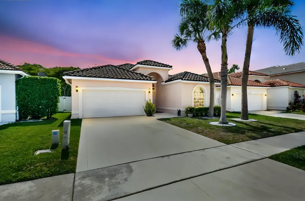 6090 Newport Village Way Lake Worth FL 33463