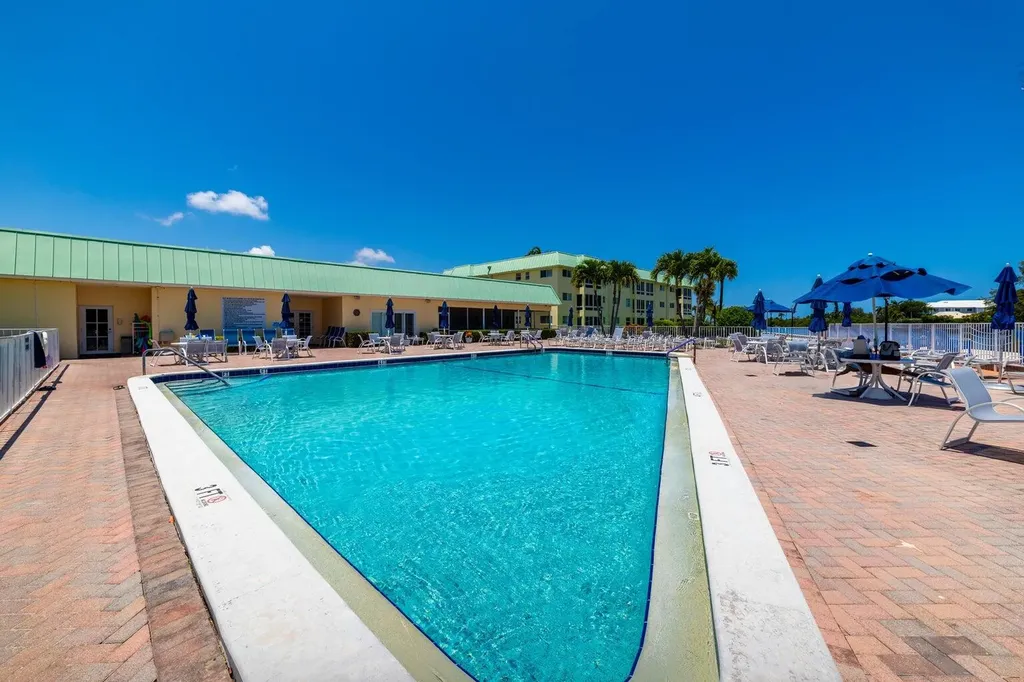 30 Colonial Club Drive Boynton Beach FL 33435