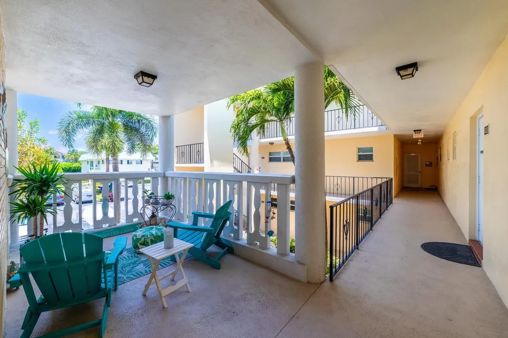 30 Colonial Club Drive Boynton Beach FL 33435