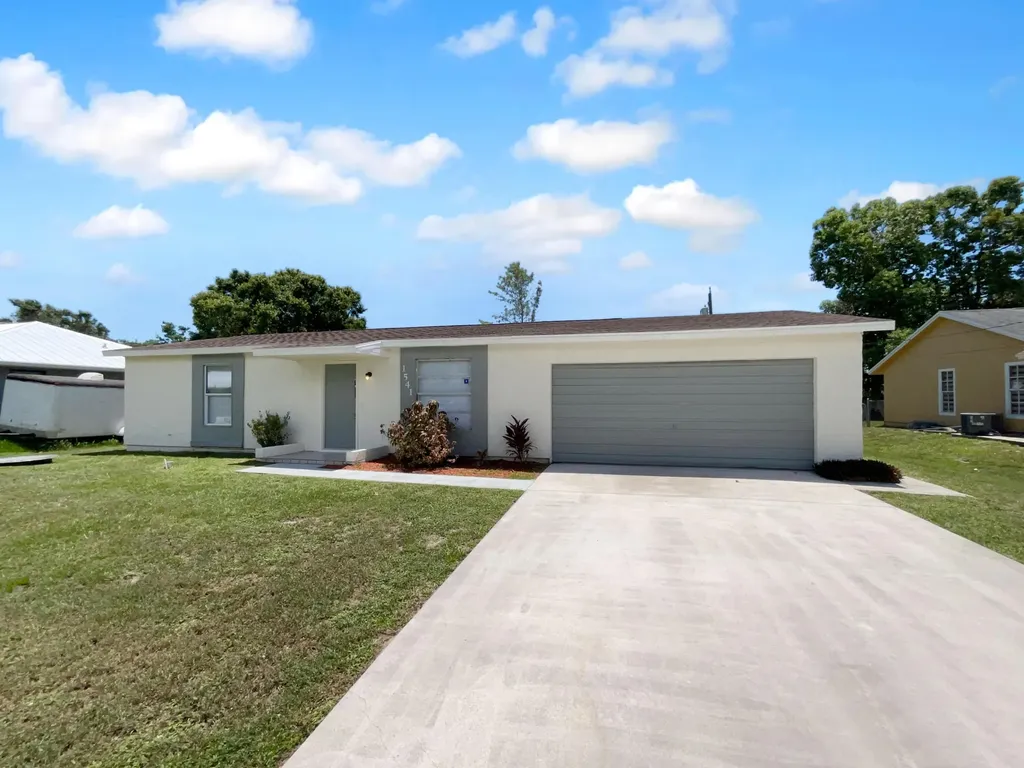 1541 SW Curry Street Port St Lucie FL 34983