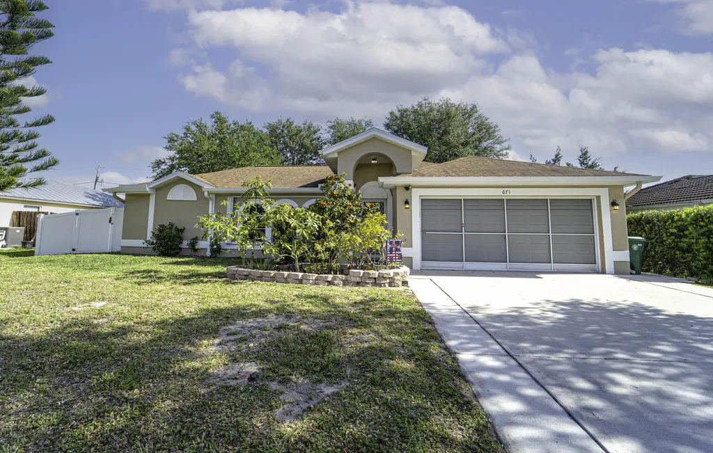 671 SW Stillman Avenue Port St Lucie FL 34953