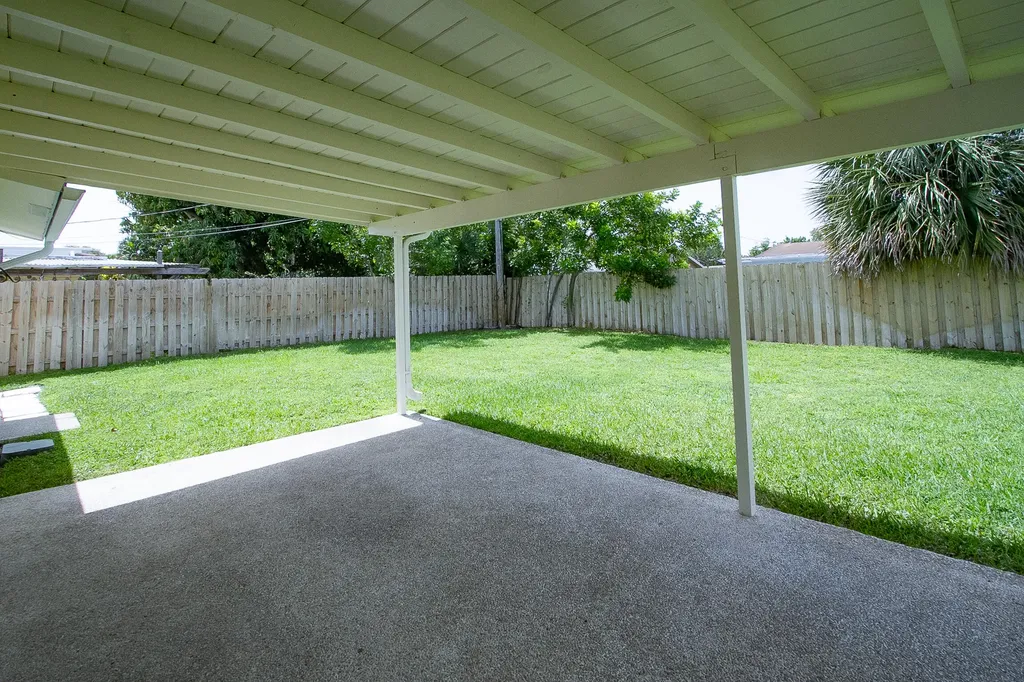 214 SW 3rd Street Boca Raton FL 33432