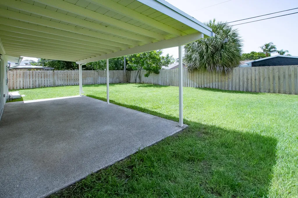 214 SW 3rd Street Boca Raton FL 33432