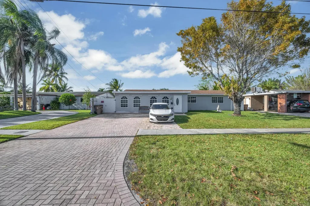471 NW 39th Street Deerfield Beach FL 33064